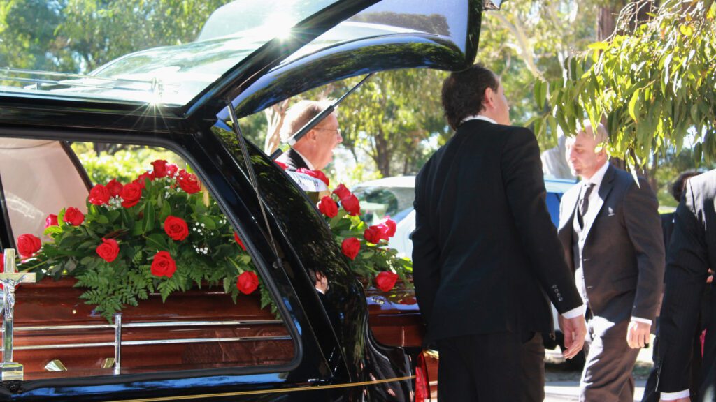 Cómo Crear una Ceremonia Funeraria que Celebre la Vida en Zaragoza